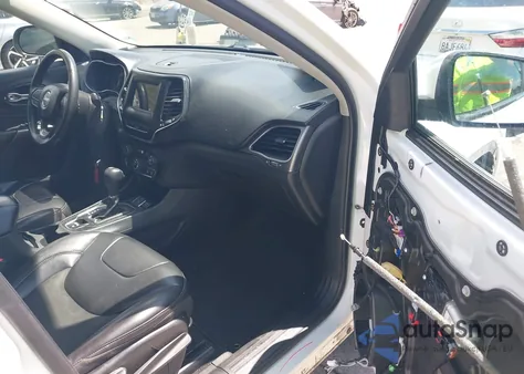 2020 Jeep Cherokee Latitude Plus Fwd from USA, damaged, VIN 1C4PJLLB5LD625047